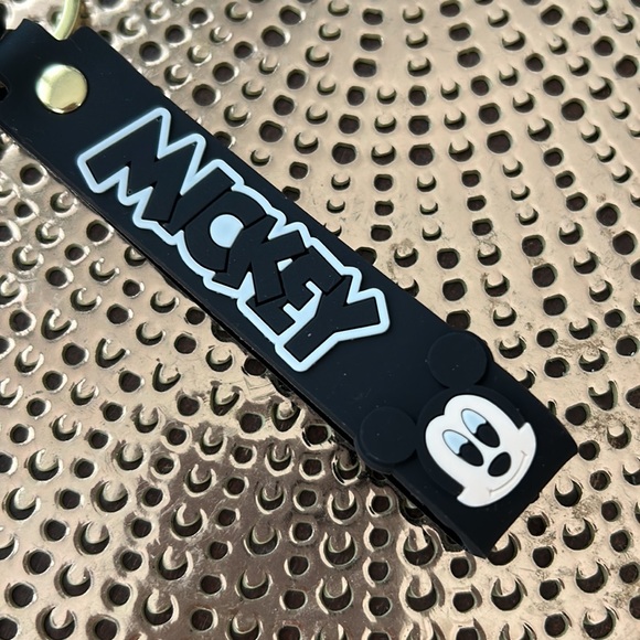 Mickey Mouse Keychain with gold tone lobster claw. - Picture 4 of 4